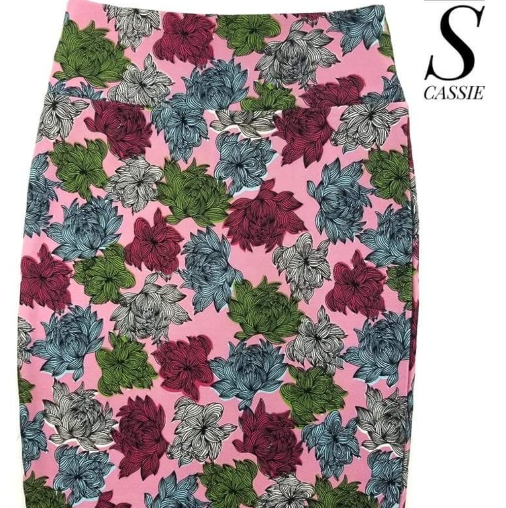 S LULAROE CASSIE SKIRT